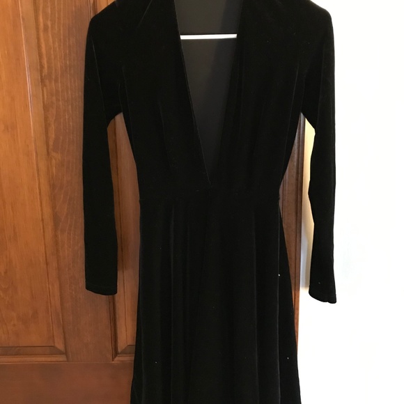 Black Velvet V-Neck Dress - Picture 5 of 8